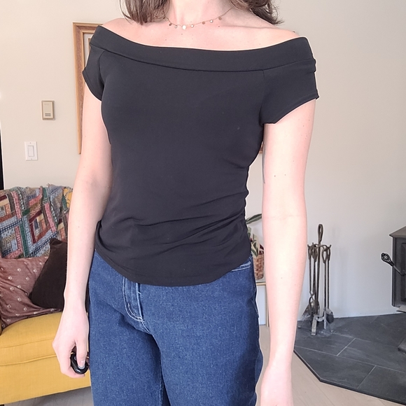 Vintage Tops - 90's off the shoulder top
